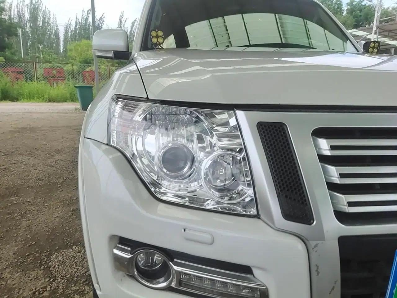 Mitsubishi Pajero 2019 3.0L Automatic Standard Edition — миниатюра 7