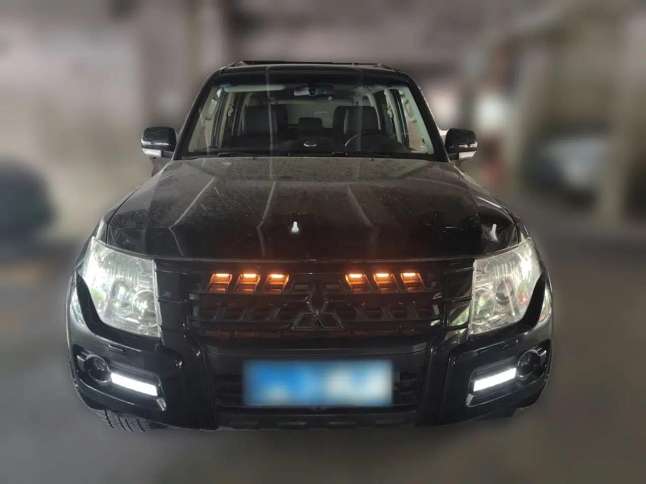 Mitsubishi Pajero 2018 3.0L Automatic Comfort Edition — миниатюра 2