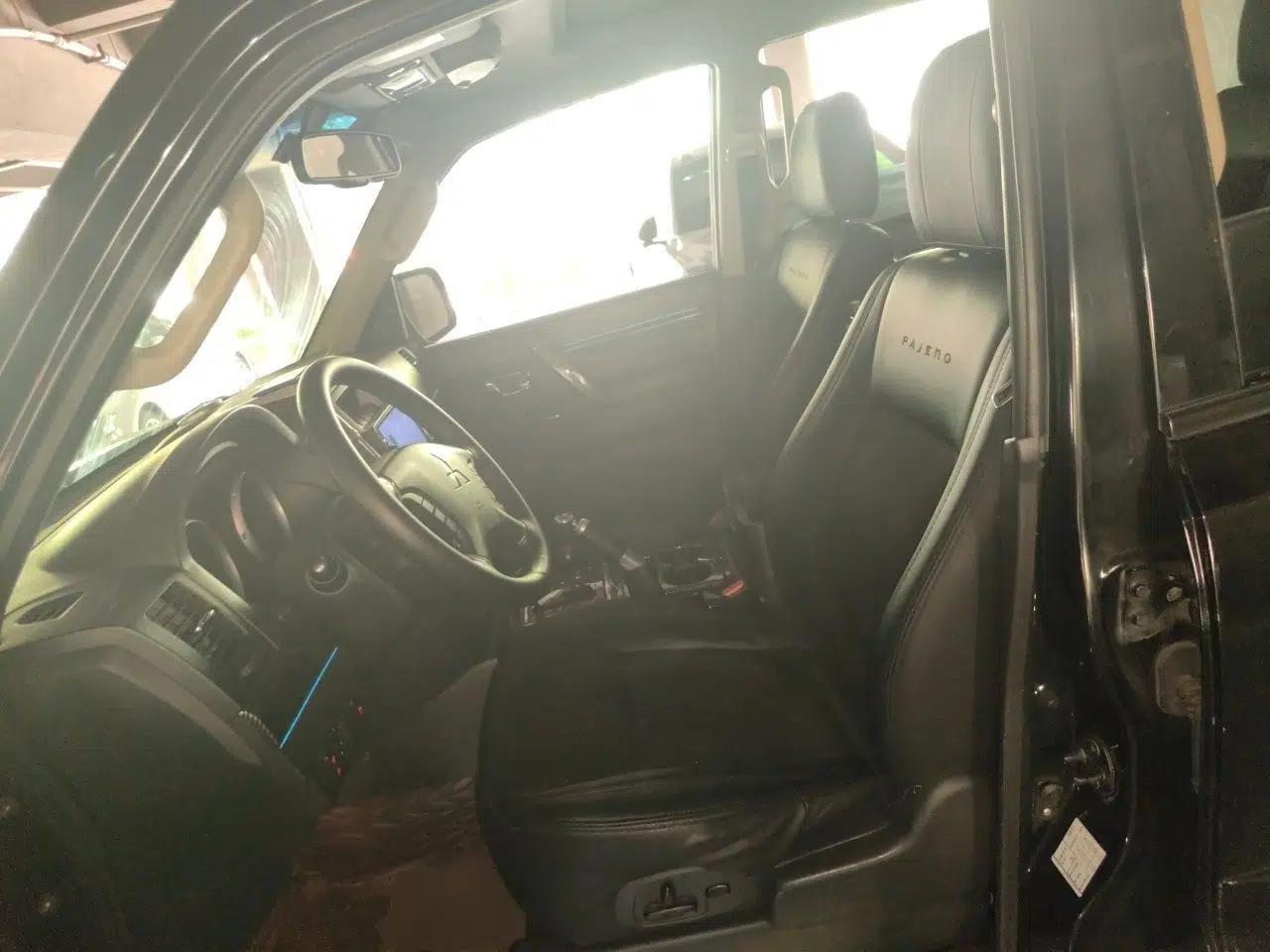 Mitsubishi Pajero 2018 3.0L Automatic Comfort Edition — миниатюра 15