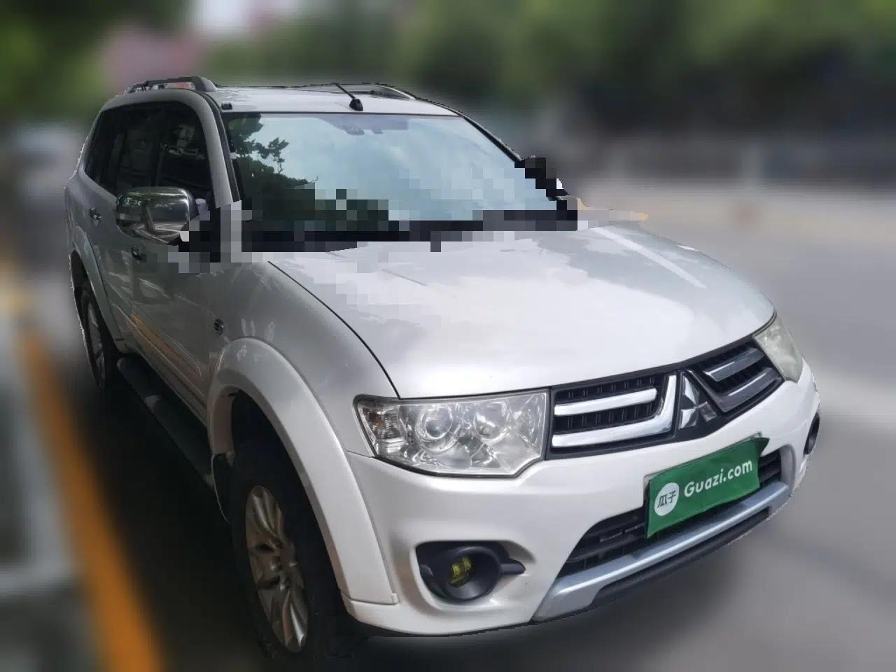 Mitsubishi Pajero Sport 2013 3.0L Automatic 4x4 Flagship Edition — миниатюра 3