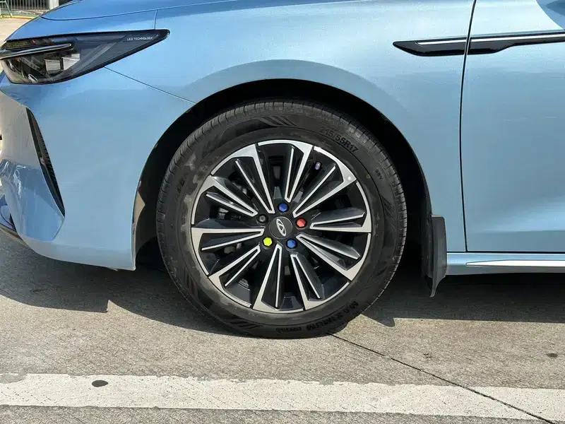 Fengyun A8 2024 Long-Range Edition 127 Luxury Model — миниатюра 13