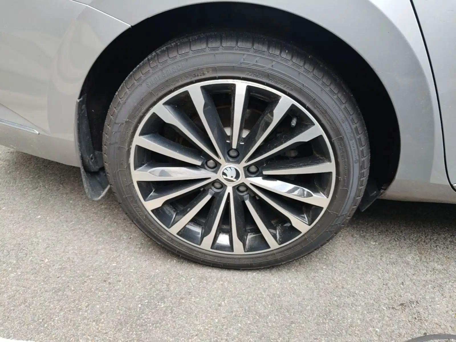 Skoda Superb 2018 TSI330 DSG Luxury Edition China V Standard — миниатюра 11