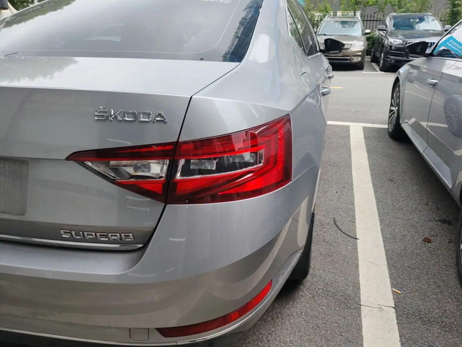 Skoda Superb 2018 TSI330 DSG Luxury Edition China V Standard — миниатюра 14