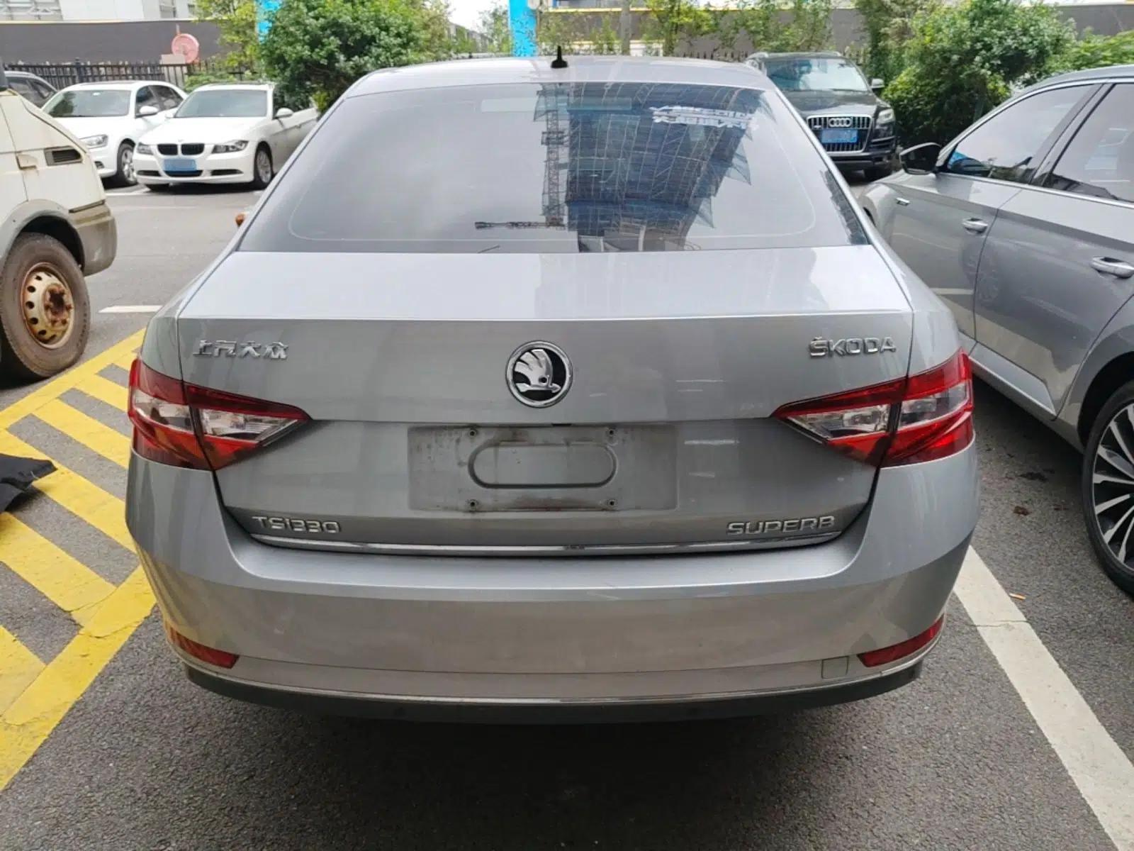 Skoda Superb 2018 TSI330 DSG Luxury Edition China V Standard — миниатюра 5