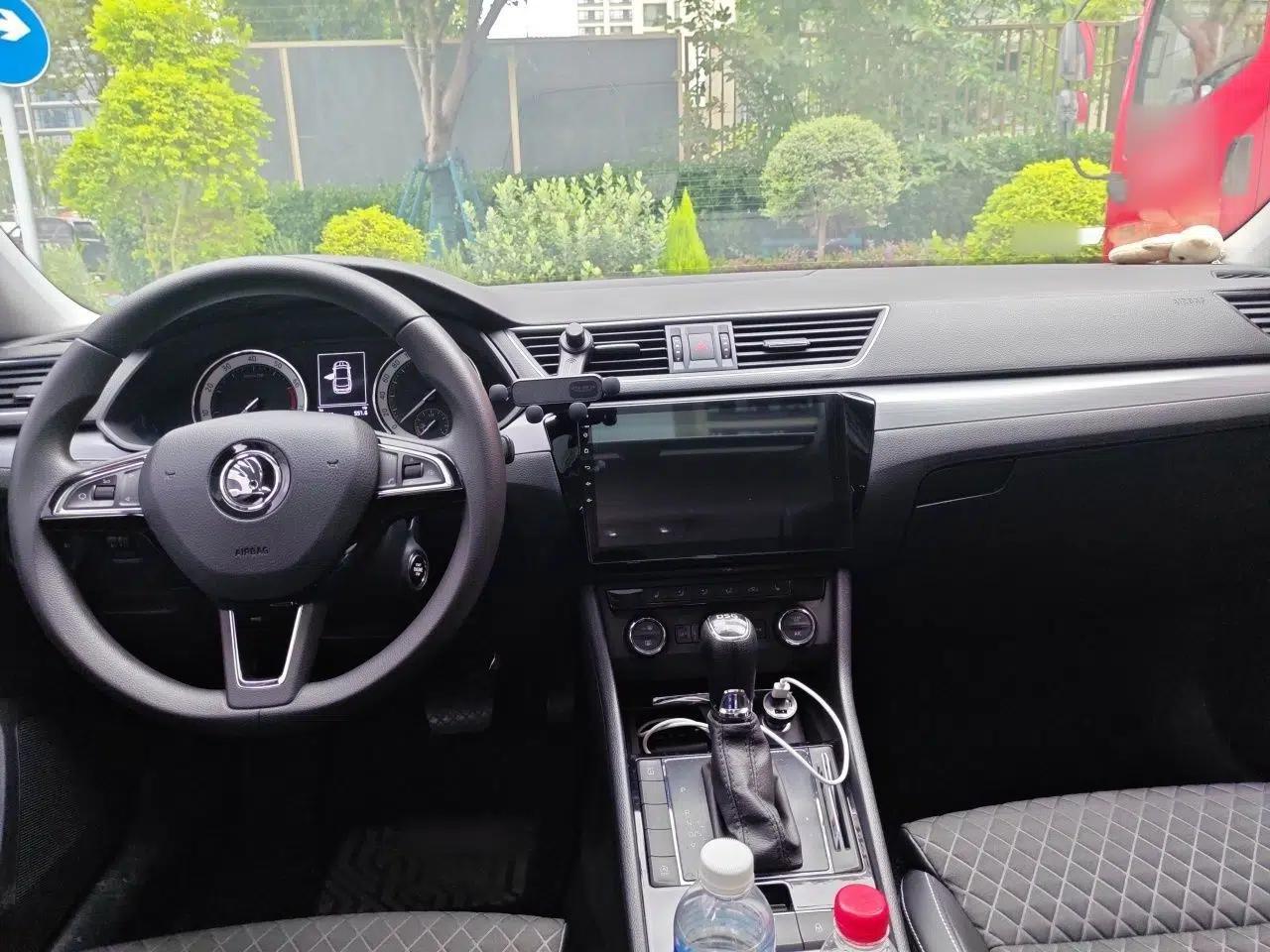 Skoda Superb 2018 TSI280 DSG Comfort Edition China V Standard — миниатюра 9