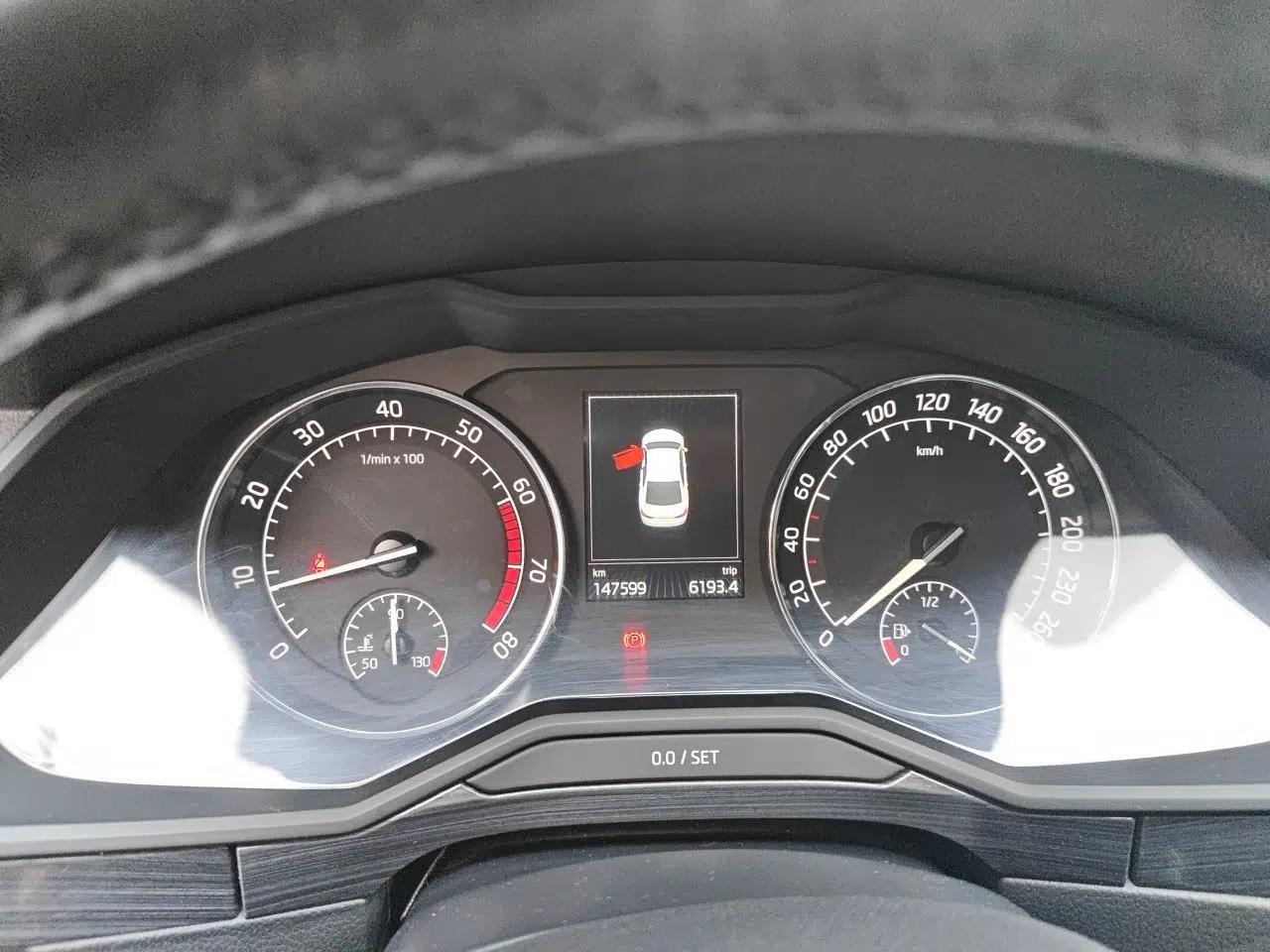 Skoda Superb 2016 TSI330 DSG Smart Drive Edition — миниатюра 11