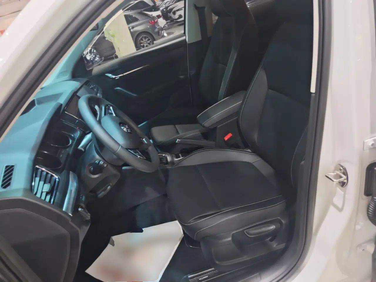 Skoda Kamiq 2024 1.5L Automatic Comfort Edition — миниатюра 22