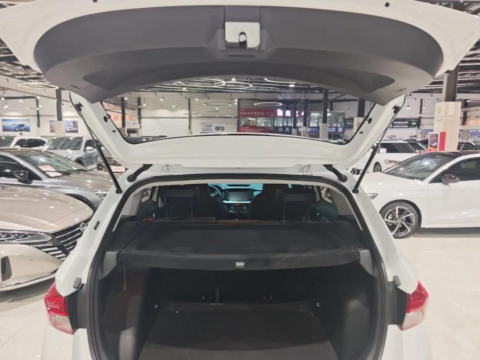 Skoda Kamiq 2024 1.5L Automatic Comfort Edition — миниатюра 27