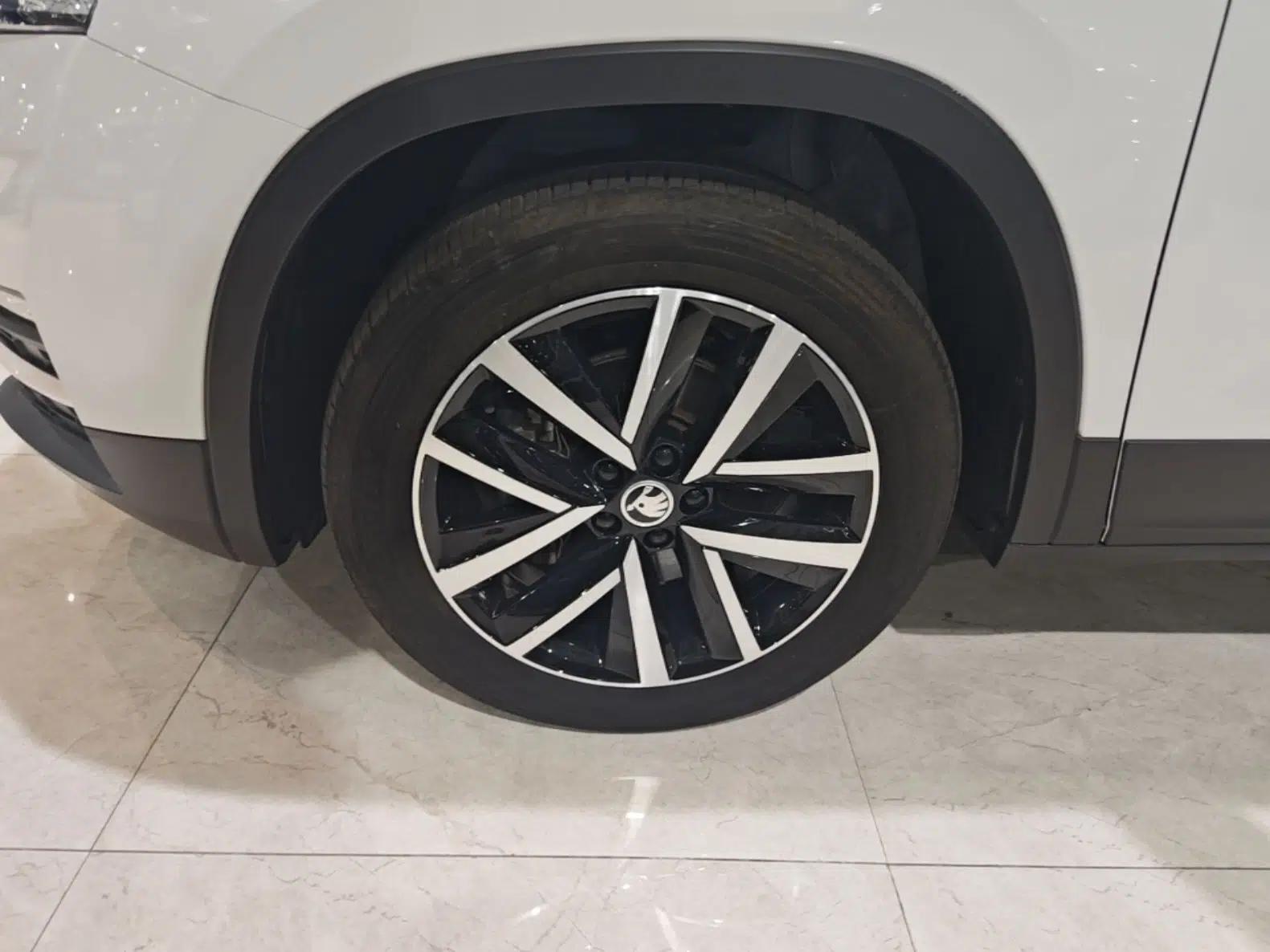 Skoda Kamiq 2024 1.5L Automatic Comfort Edition — миниатюра 10