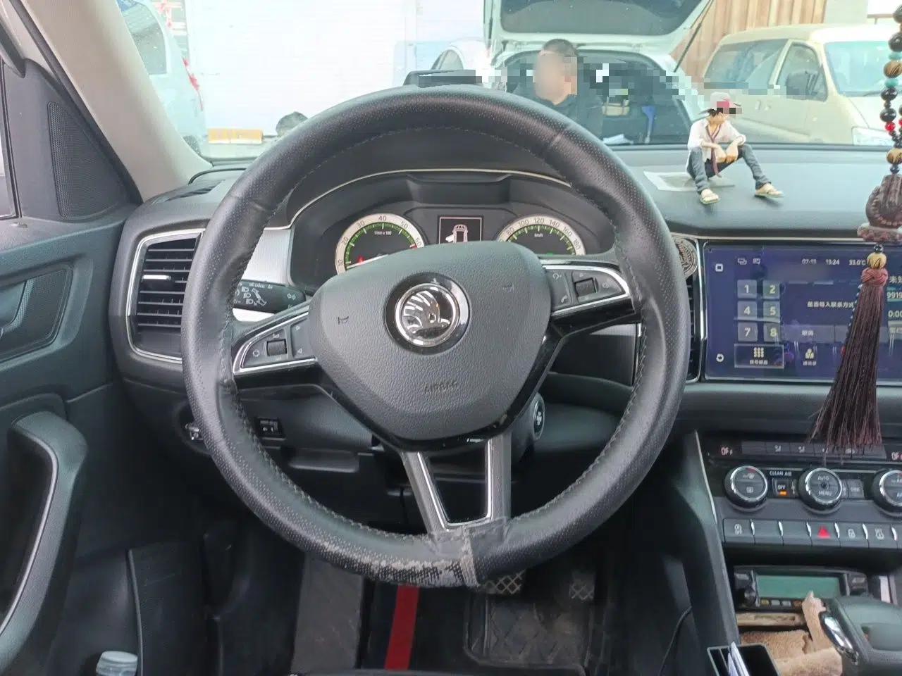 Skoda Kodiaq 2018 Facelifted TSI330 5-Seater Two-Wheel-Drive Comfort Edition — миниатюра 10