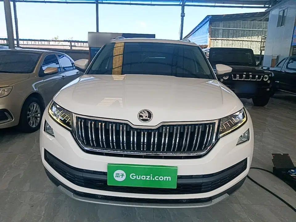 Skoda Kodiaq 2018 Restyled TSI330 7-Seater Two-Wheel Drive Luxury Tech Edition — миниатюра 2
