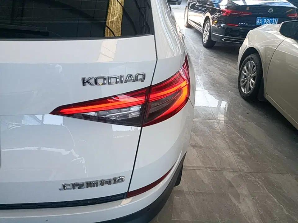 Skoda Kodiaq 2018 Restyled TSI330 7-Seater Two-Wheel Drive Luxury Tech Edition — миниатюра 9