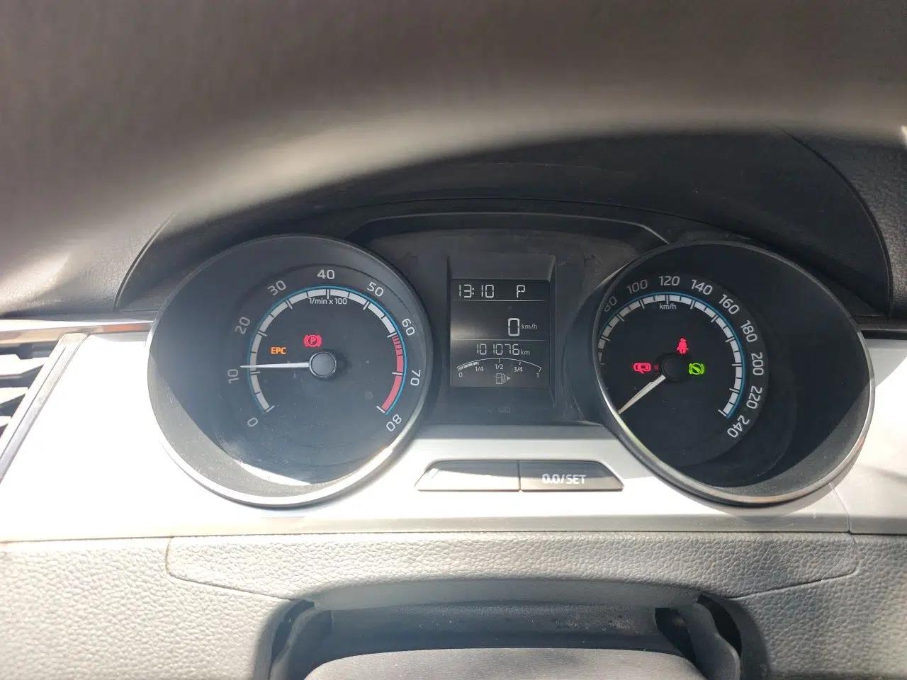 Skoda Rapid 2020 1.5L Automatic Comfort Edition — миниатюра 11