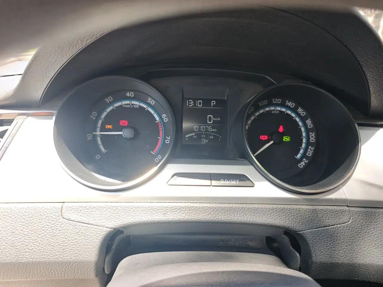 Skoda Rapid 2020 1.5L Automatic Comfort Edition — миниатюра 12