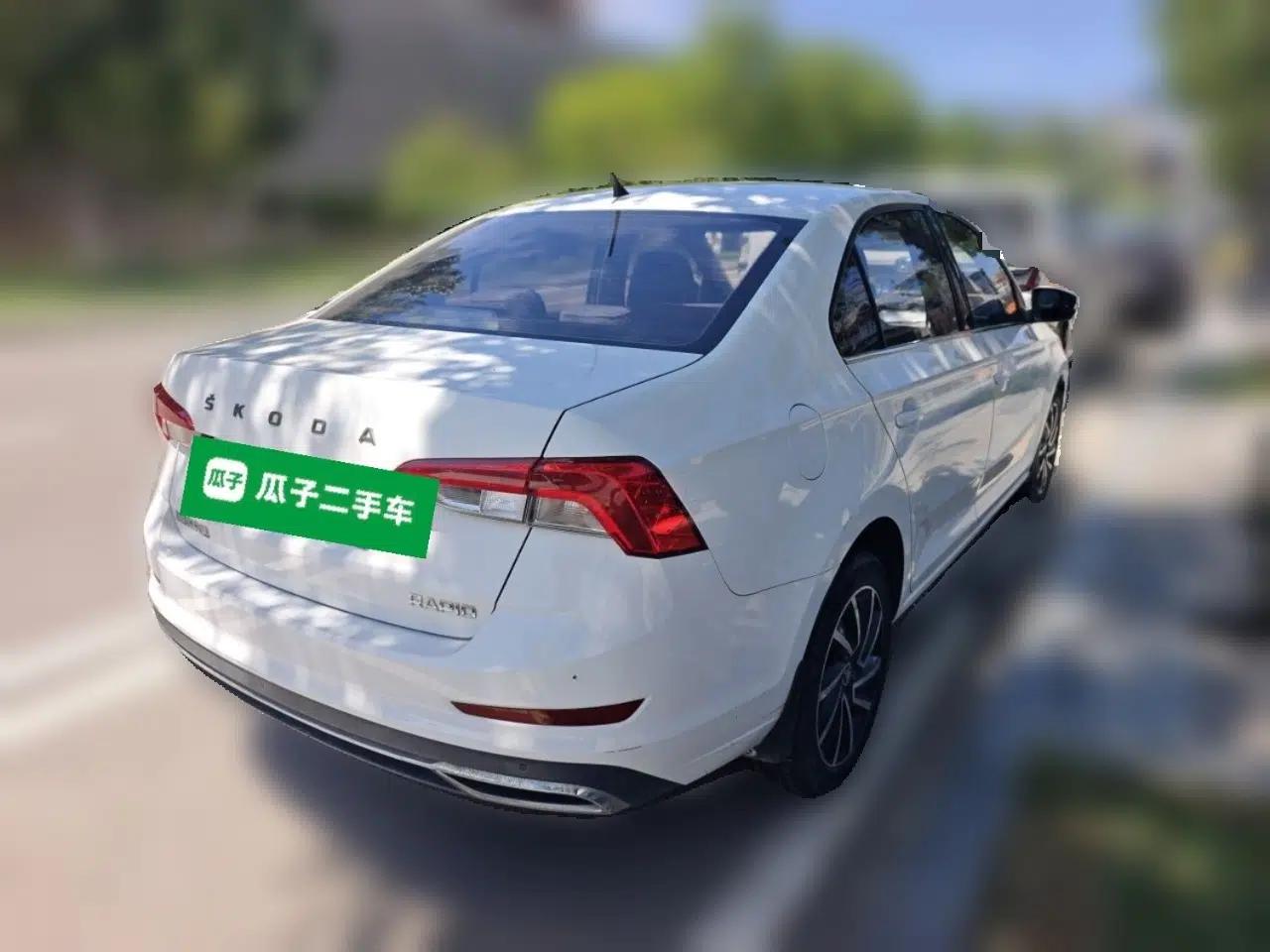 Skoda Rapid 2020 1.5L Automatic Comfort Edition — миниатюра 6