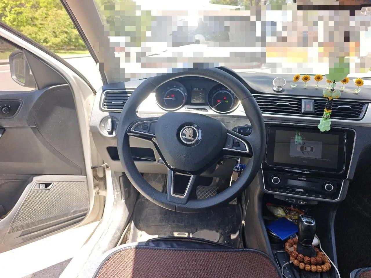 Skoda Rapid 2020 1.5L Automatic Comfort Edition — миниатюра 10