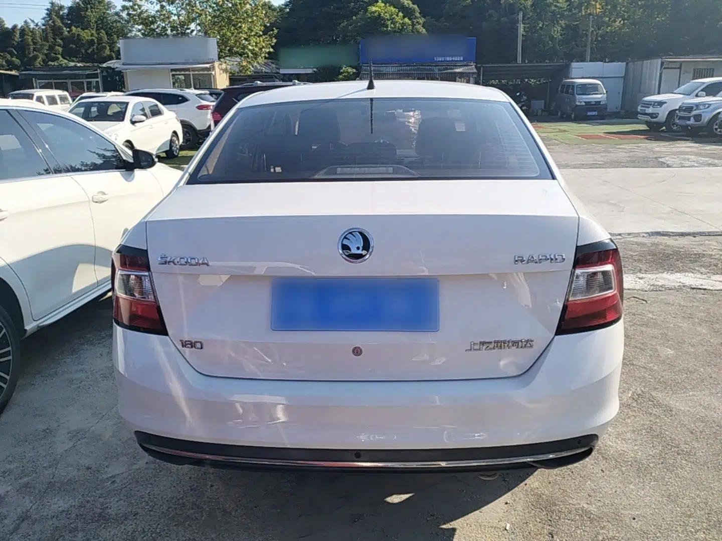 Skoda Rapid 2018 1.6L Automatic Comfort Edition — миниатюра 5