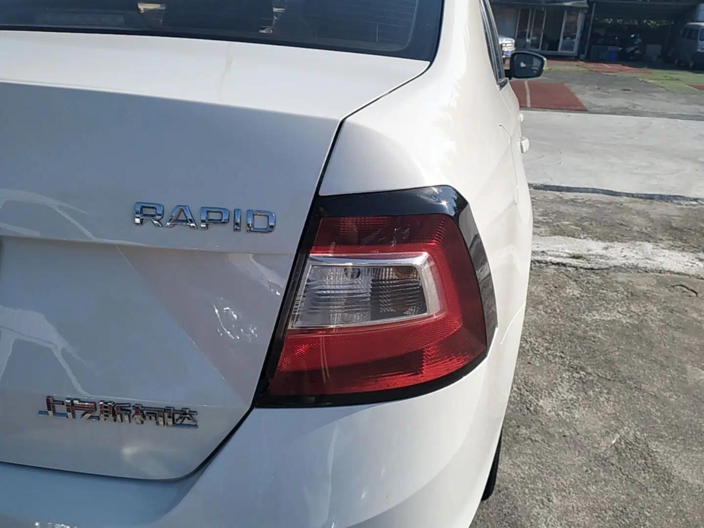 Skoda Rapid 2018 1.6L Automatic Comfort Edition — миниатюра 9