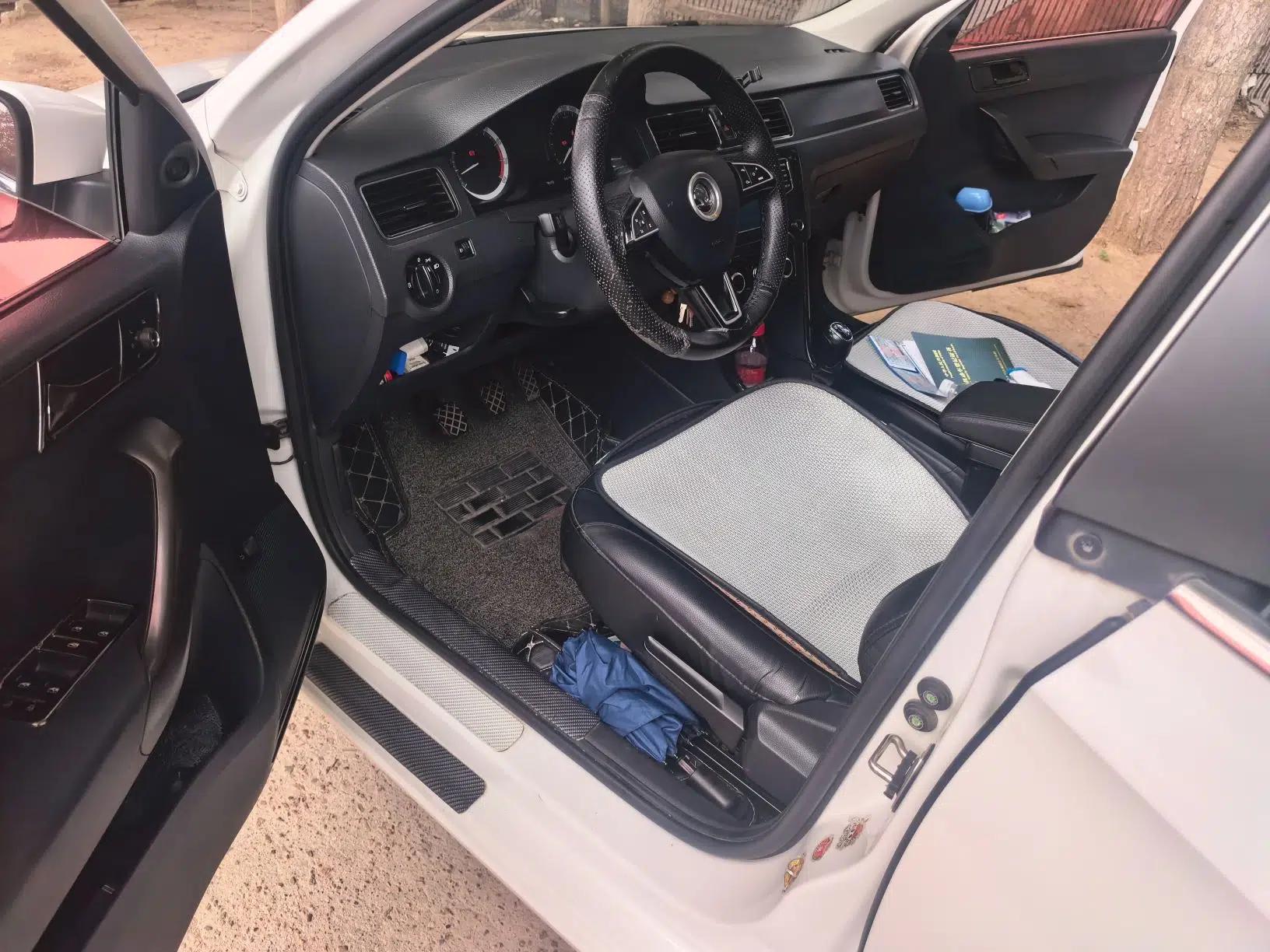 Skoda Rapid 2018 1.4L Manual Standard Edition — миниатюра 13