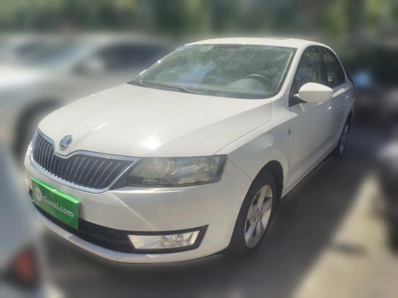 Skoda Rapid 2013 1.6L Manual Smart Selection Model — миниатюра 1