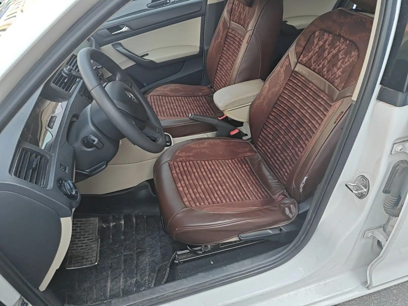 Skoda Rapid 2015 1.6L Automatic Smart Selection Model — миниатюра 17