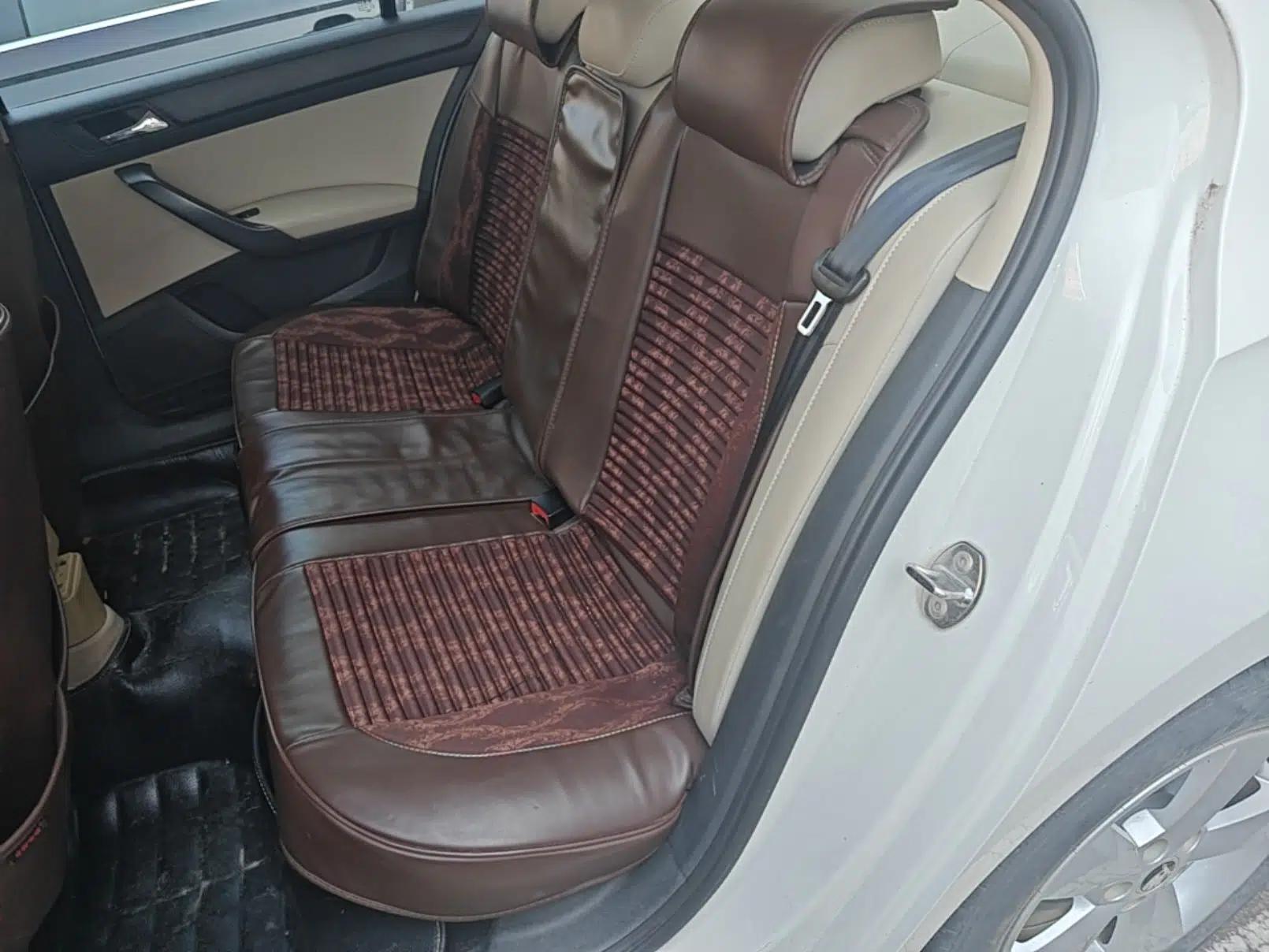Skoda Rapid 2015 1.6L Automatic Smart Selection Model — миниатюра 20