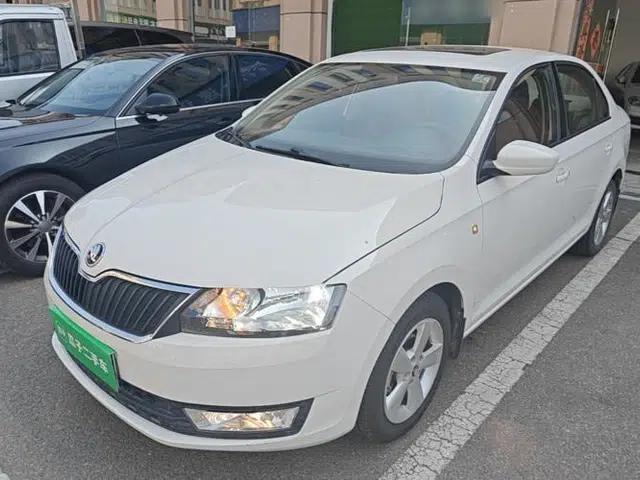 Skoda Rapid 2015 1.6L Automatic Smart Selection Model