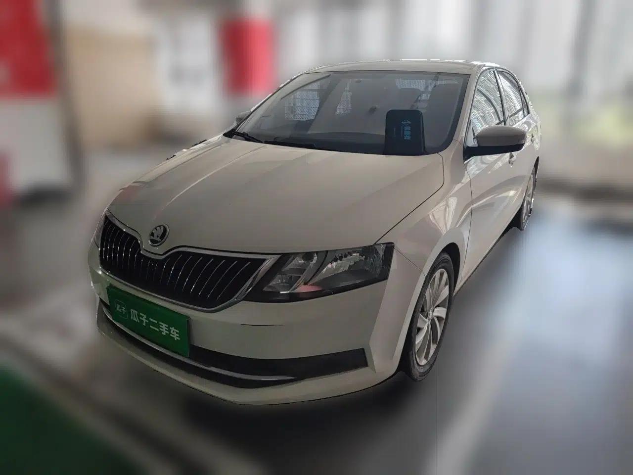 Skoda Rapid 2018 1.6L Automatic Comfort Edition — миниатюра 1