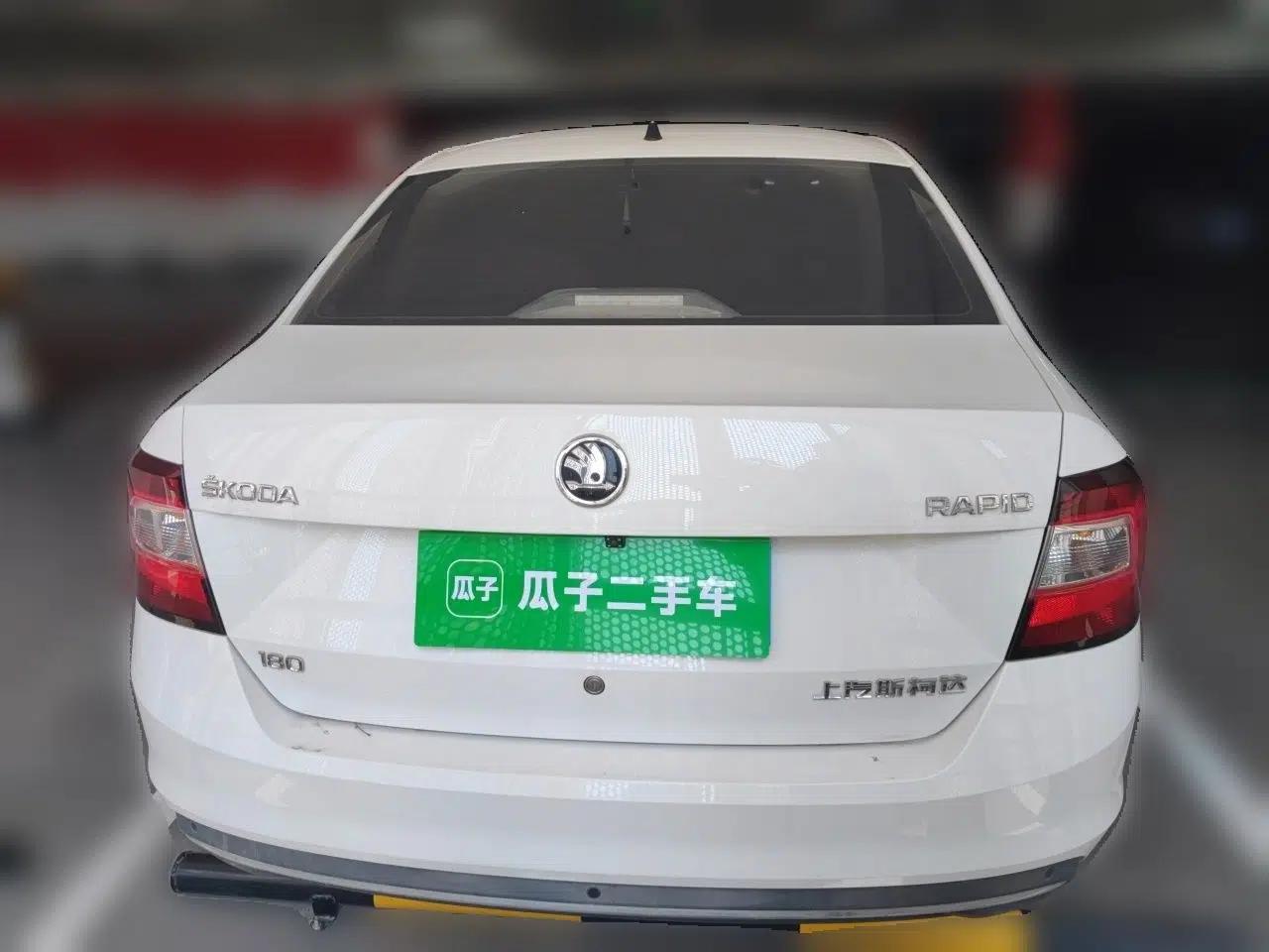 Skoda Rapid 2018 1.6L Automatic Comfort Edition — миниатюра 5