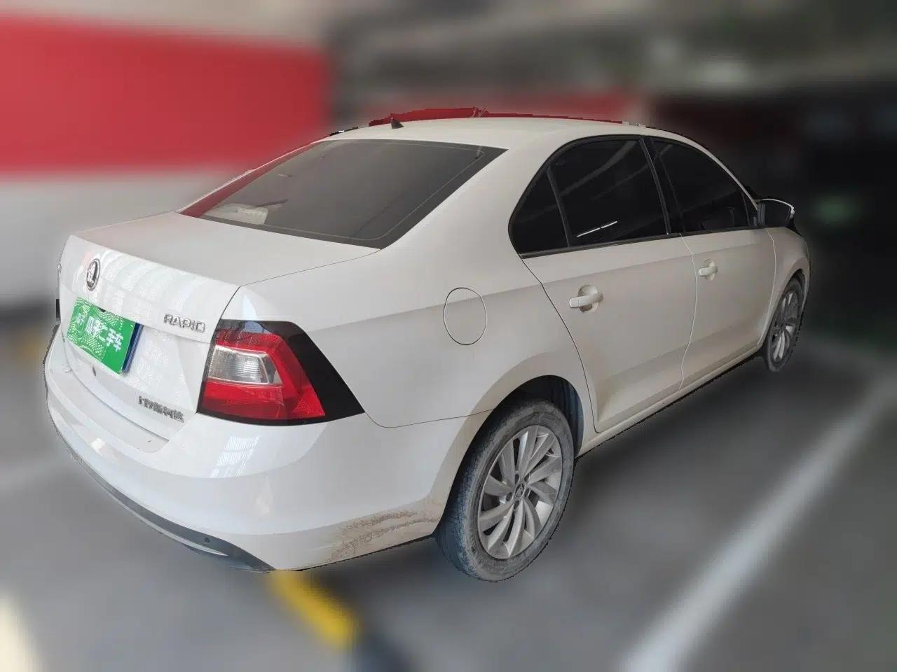 Skoda Rapid 2018 1.6L Automatic Comfort Edition — миниатюра 6