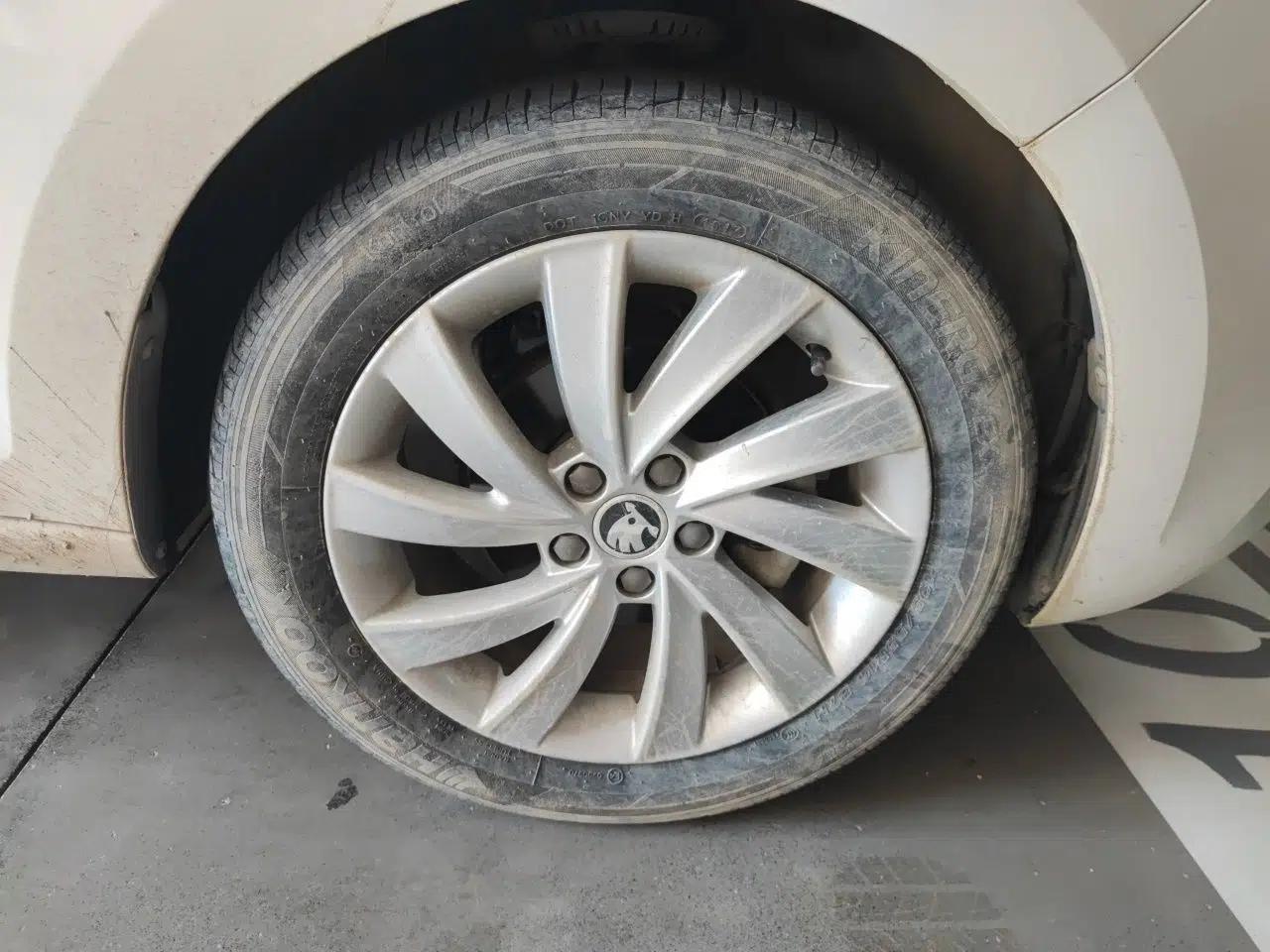Skoda Rapid 2018 1.6L Automatic Comfort Edition — миниатюра 8
