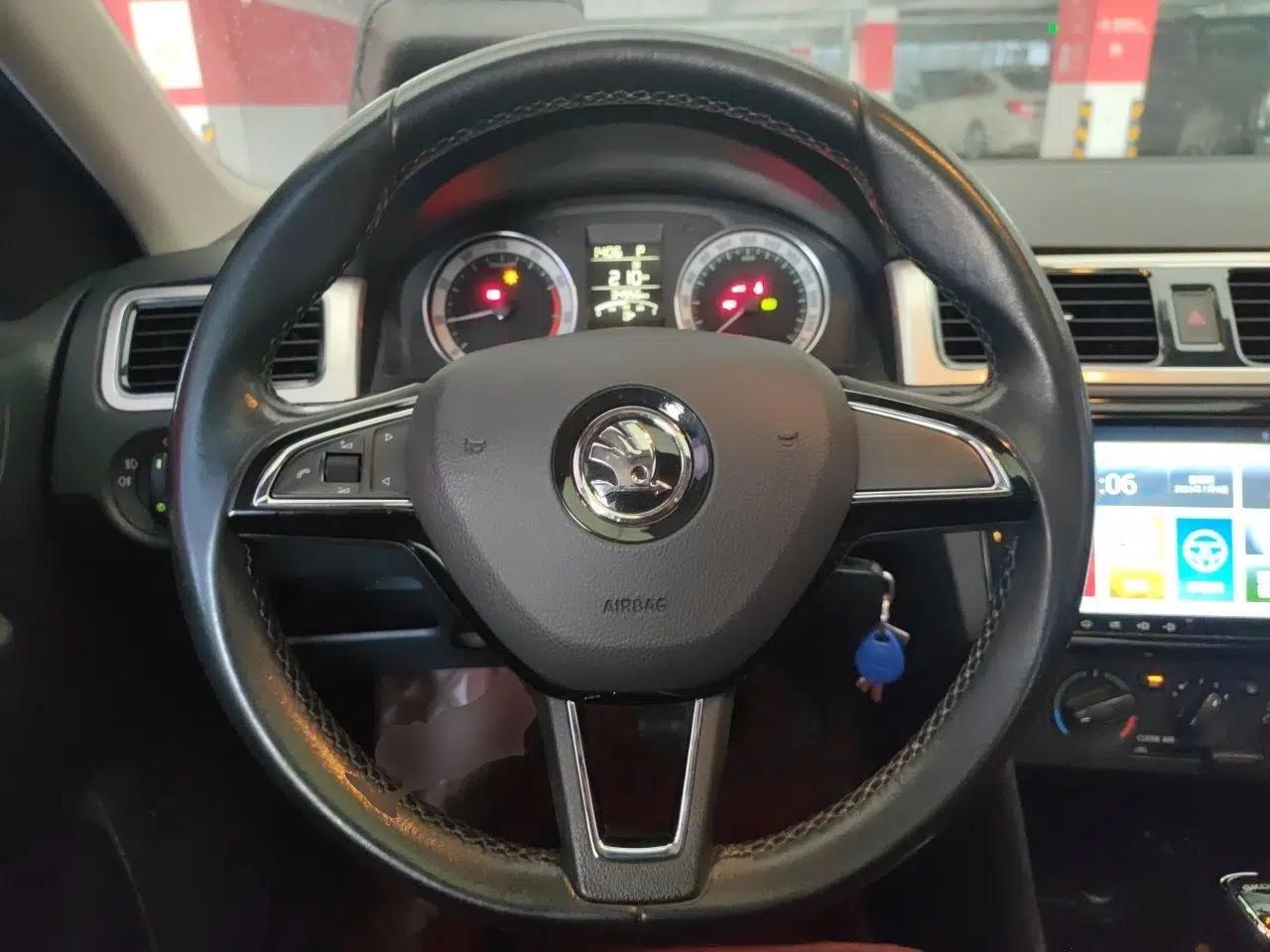 Skoda Rapid 2018 1.6L Automatic Comfort Edition — миниатюра 10