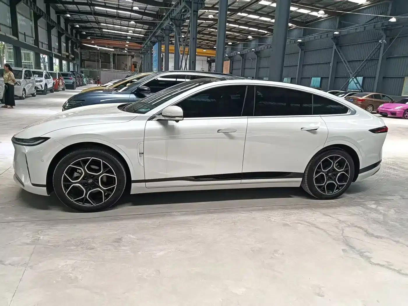 Changan Qiyuan A07 2025 Blue Whale Pure Electric Edition 710 Flagship Model — миниатюра 8