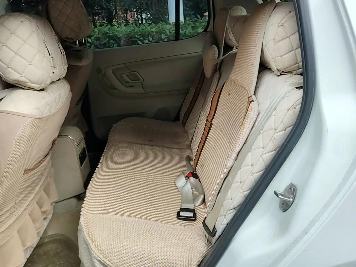 Skoda Fabia 2014 1.4L Automatic Crystal Edition — миниатюра 20