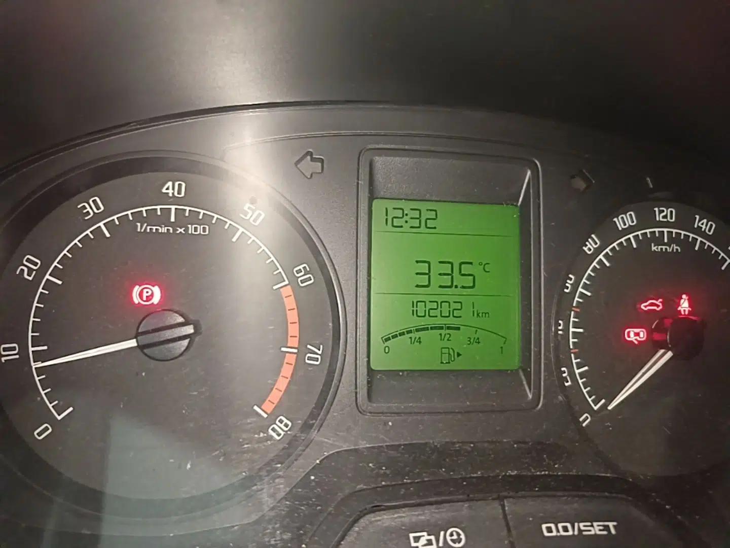 Skoda Fabia 2014 1.4L Manual Crystal Edition — миниатюра 14