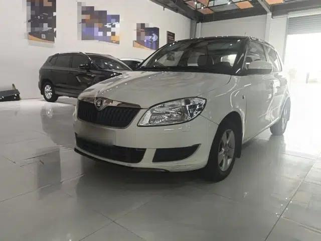 Skoda Fabia 2014 1.4L Manual Crystal Edition