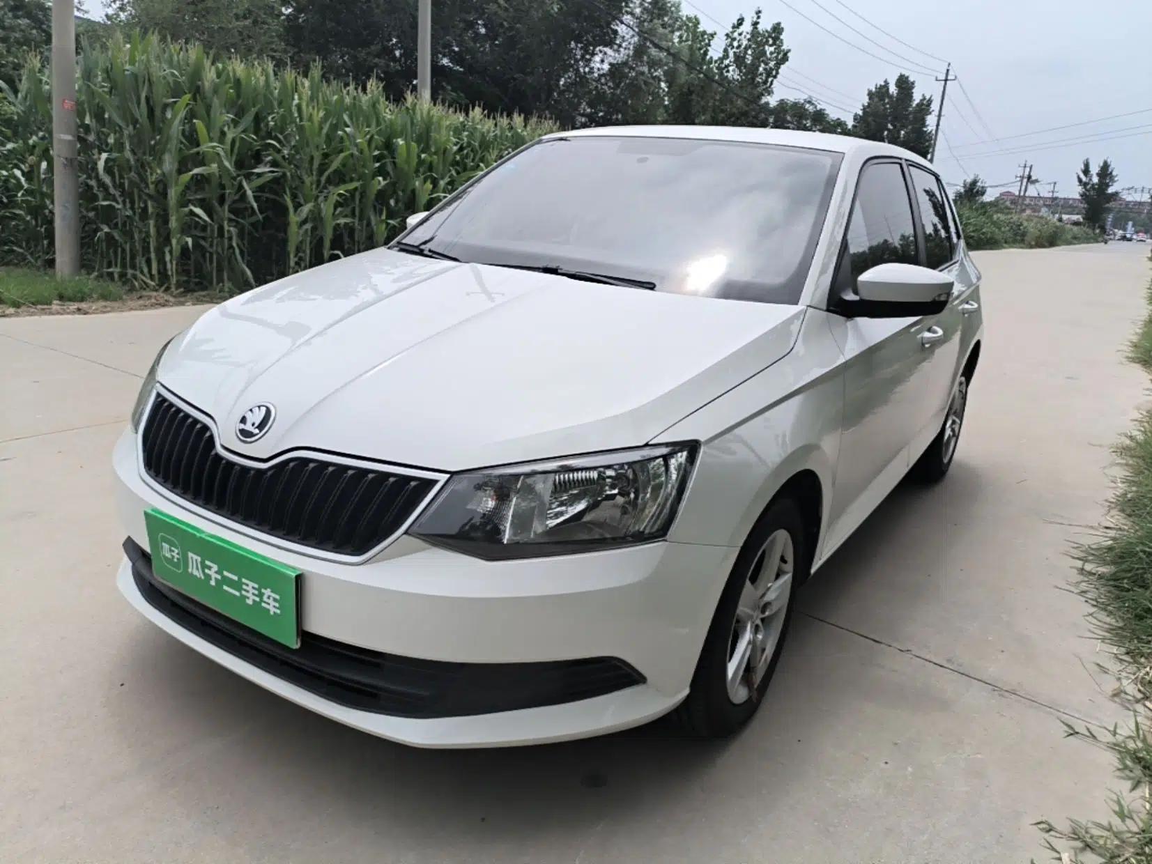 Skoda Fabia 2017 1.4L Automatic Car Enjoy Edition — миниатюра 1