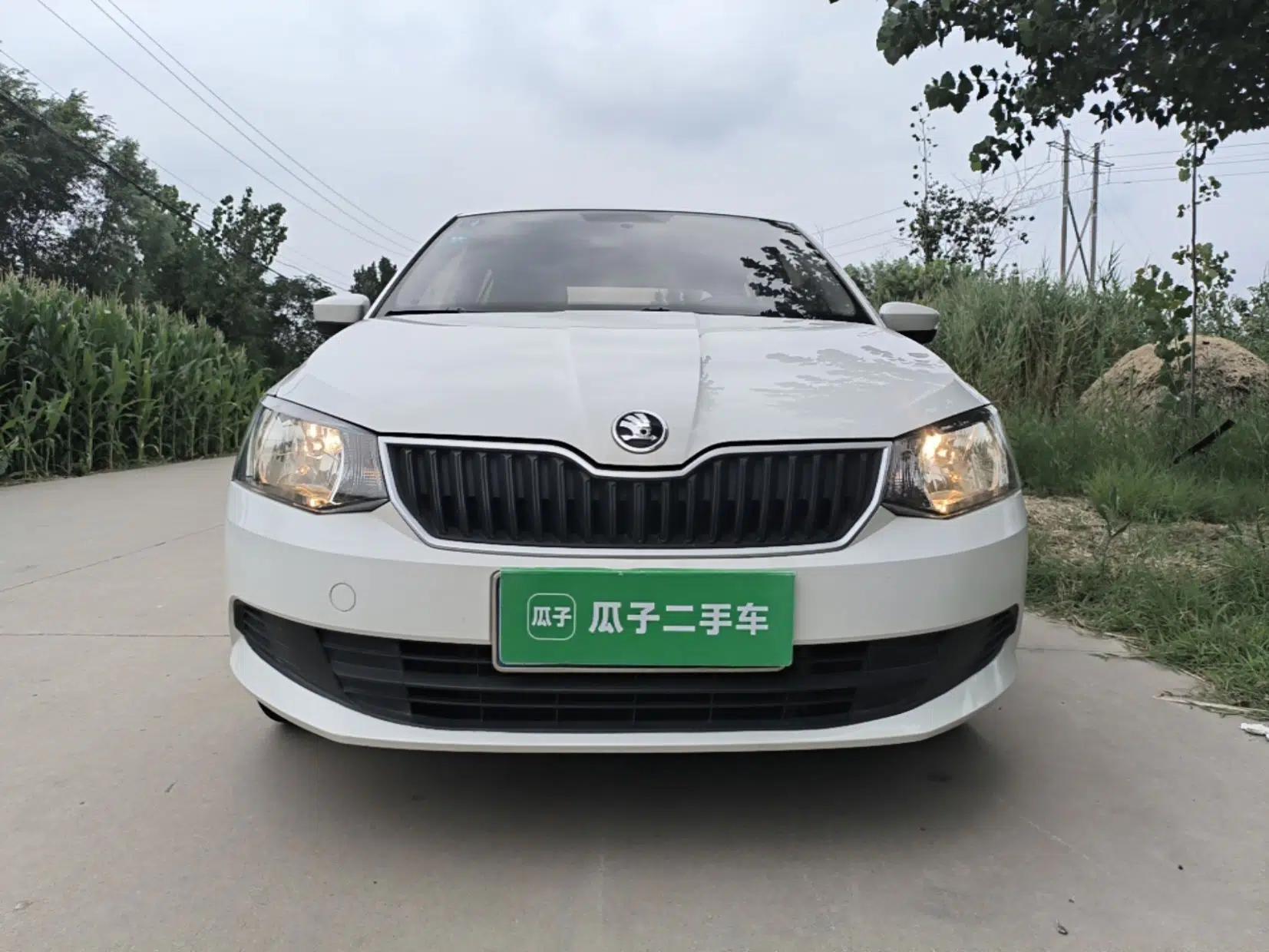 Skoda Fabia 2017 1.4L Automatic Car Enjoy Edition — миниатюра 2