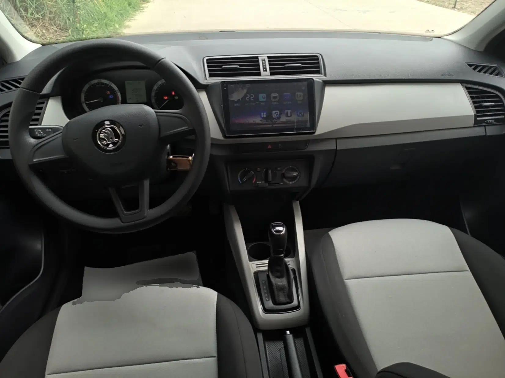 Skoda Fabia 2017 1.4L Automatic Car Enjoy Edition — миниатюра 12