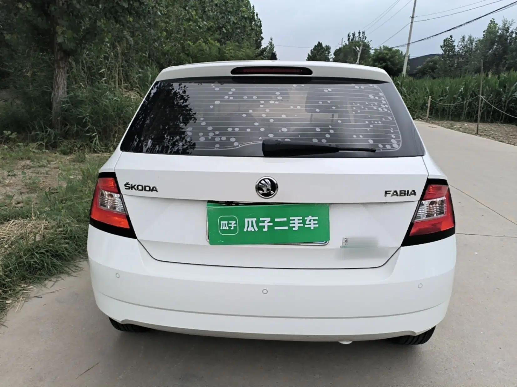 Skoda Fabia 2017 1.4L Automatic Car Enjoy Edition — миниатюра 5