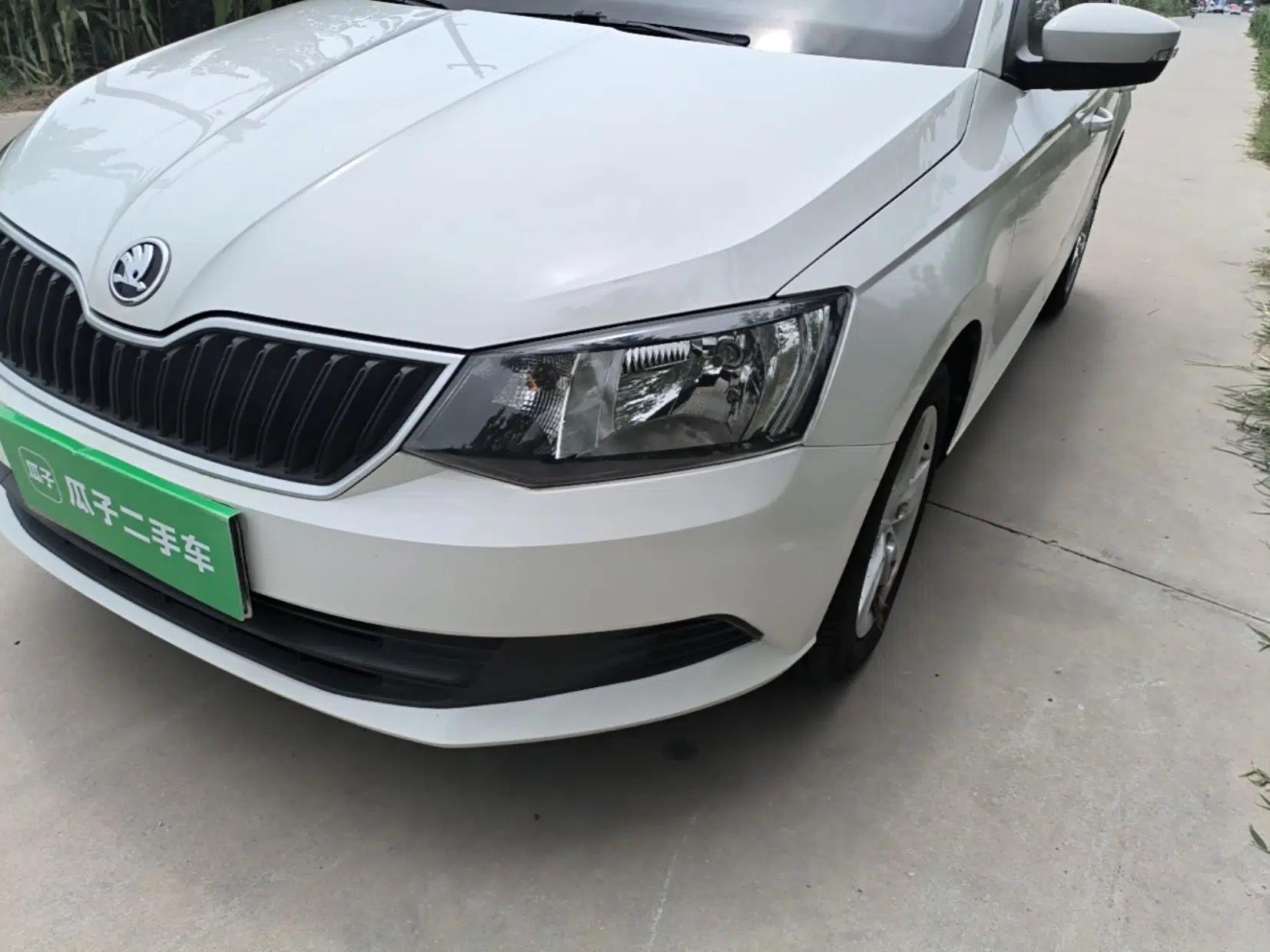 Skoda Fabia 2017 1.4L Automatic Car Enjoy Edition — миниатюра 8