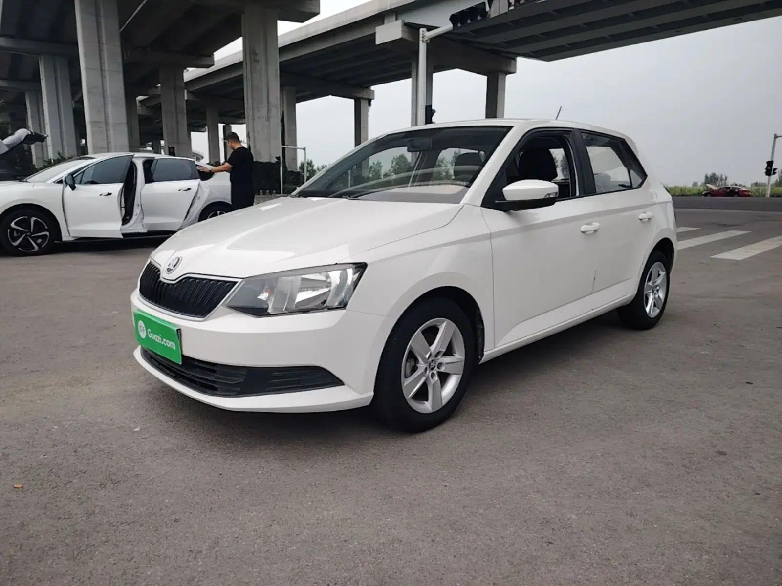 Skoda Fabia 2017 1.4L Automatic Car Enjoy Edition — миниатюра 1