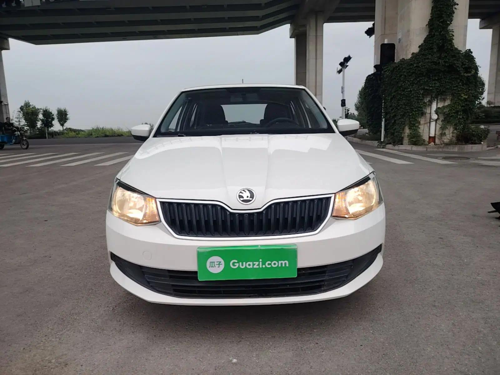 Skoda Fabia 2017 1.4L Automatic Car Enjoy Edition — миниатюра 2