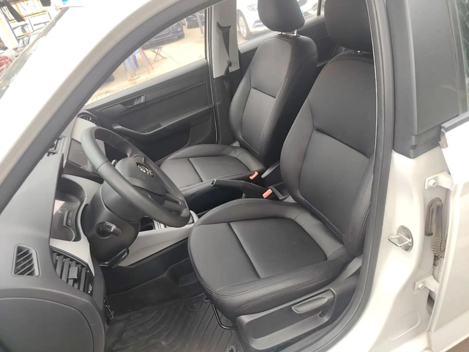 Skoda Fabia 2017 1.4L Automatic Car Enjoy Edition — миниатюра 17