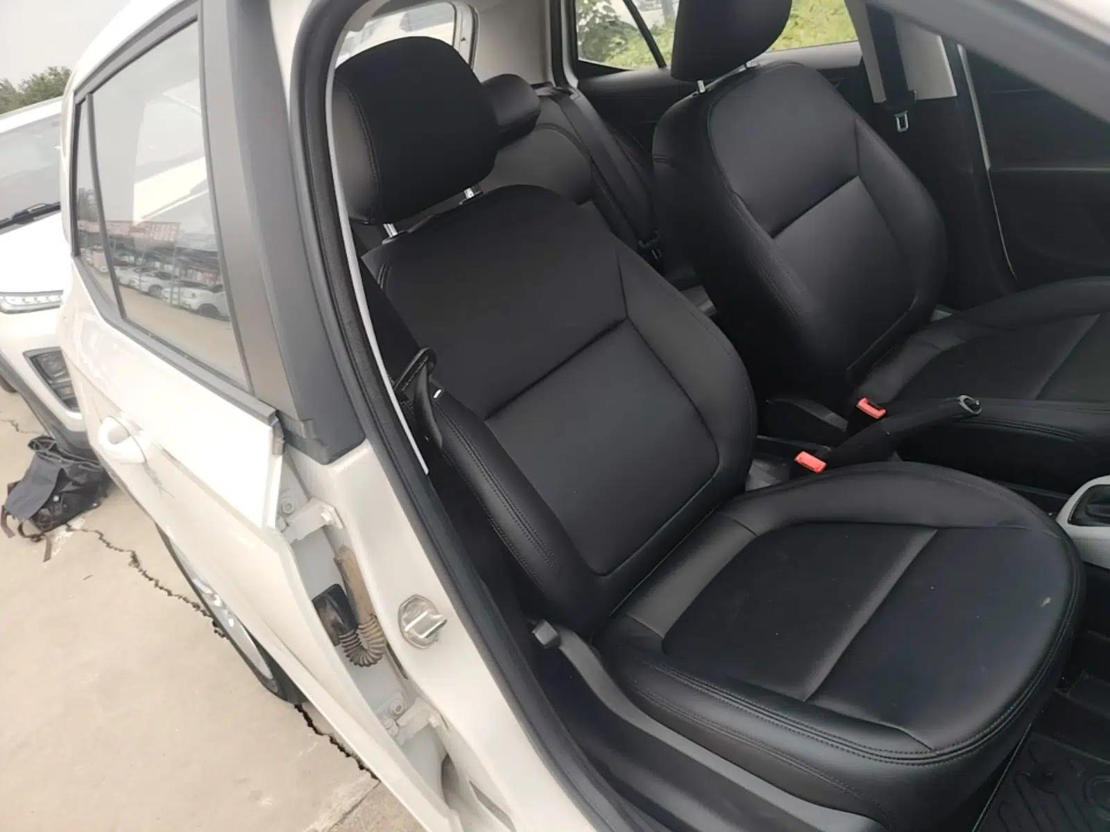 Skoda Fabia 2017 1.4L Automatic Car Enjoy Edition — миниатюра 19