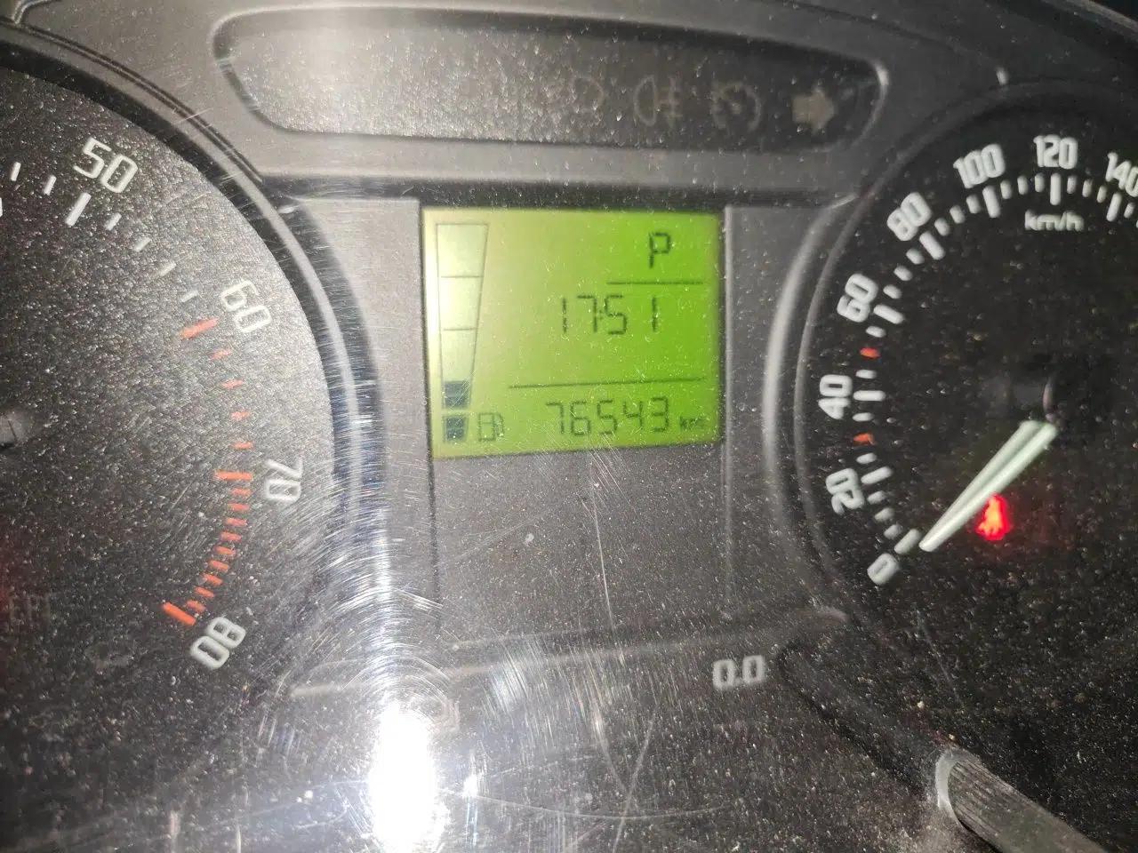 Skoda Fabia 2012 1.4L Automatic Crystal Edition — миниатюра 12