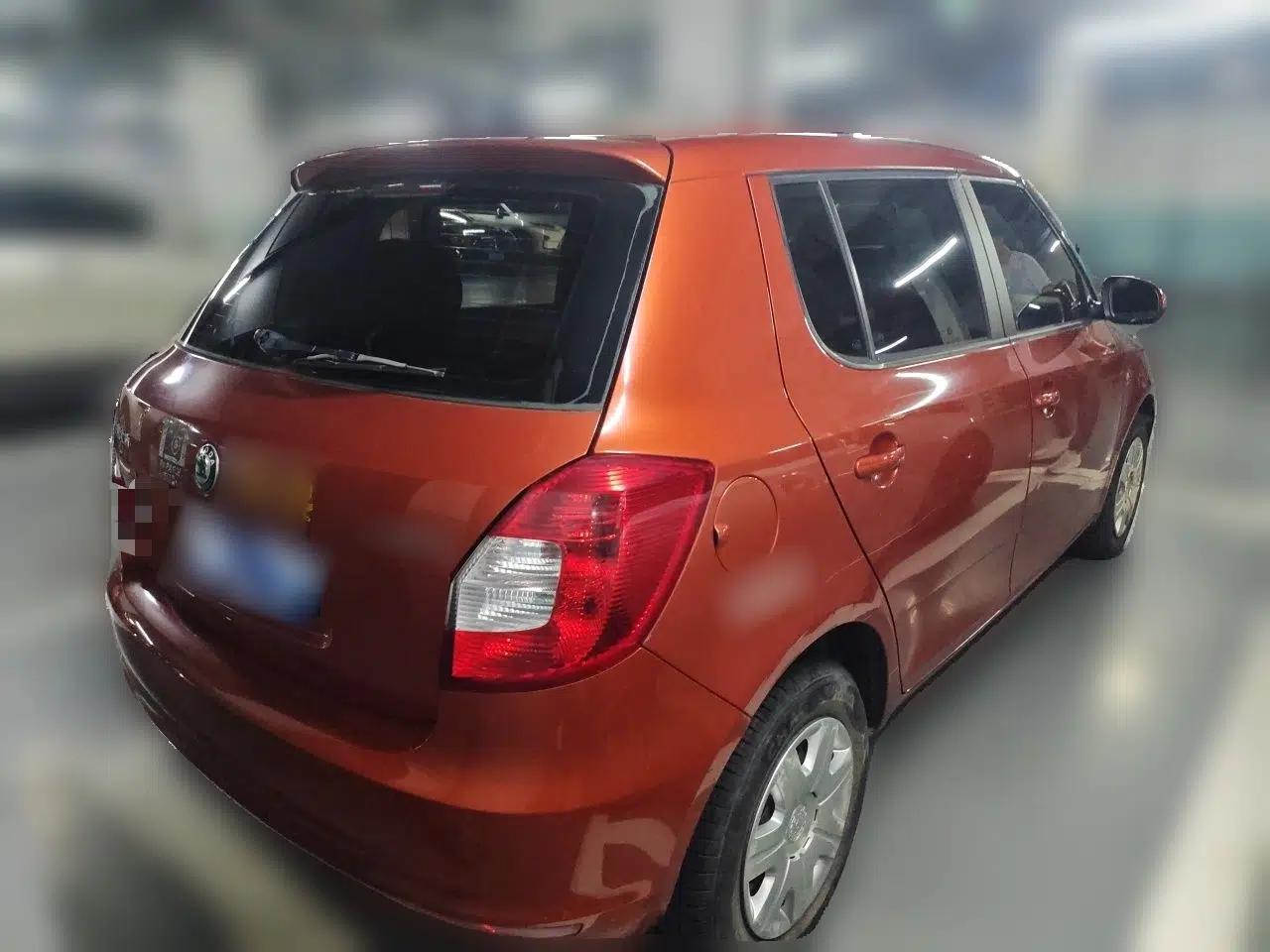Skoda Fabia 2012 1.4L Automatic Crystal Edition — миниатюра 6