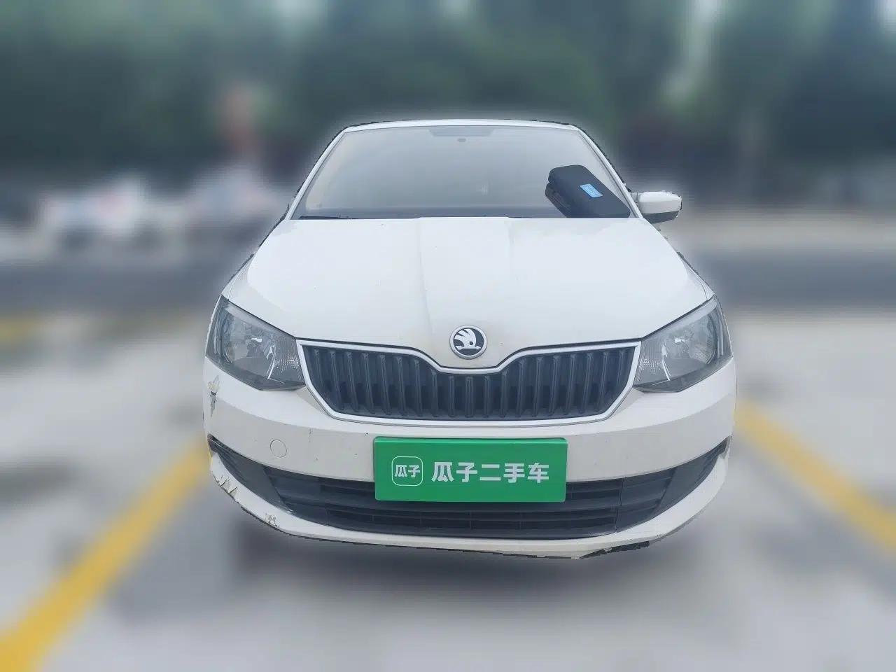 Skoda Fabia 2016 1.4L Automatic Car Enjoy Edition — миниатюра 2