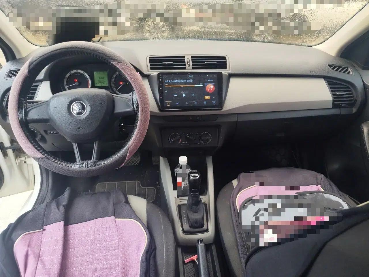 Skoda Fabia 2016 1.4L Automatic Car Enjoy Edition — миниатюра 9