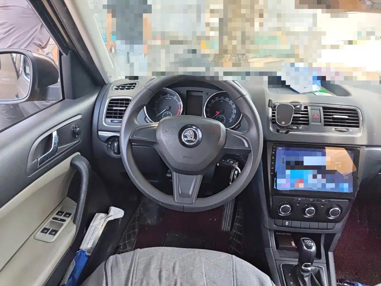 Skoda Yeti 2016 1.4TSI DSG Advanced Edition — миниатюра 10